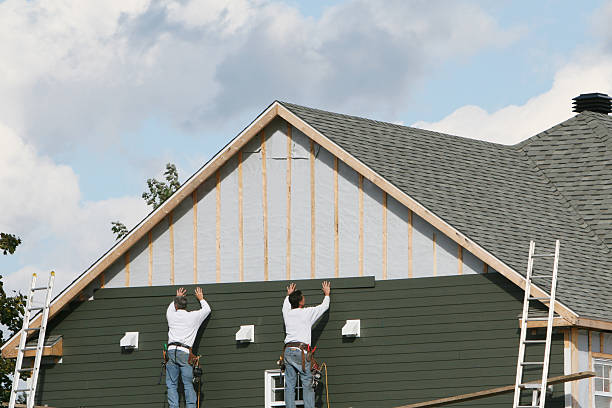 Professional Siding Installation technician working in Point Pleasant, PA